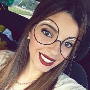 Meet your Posher, Vanessa a.